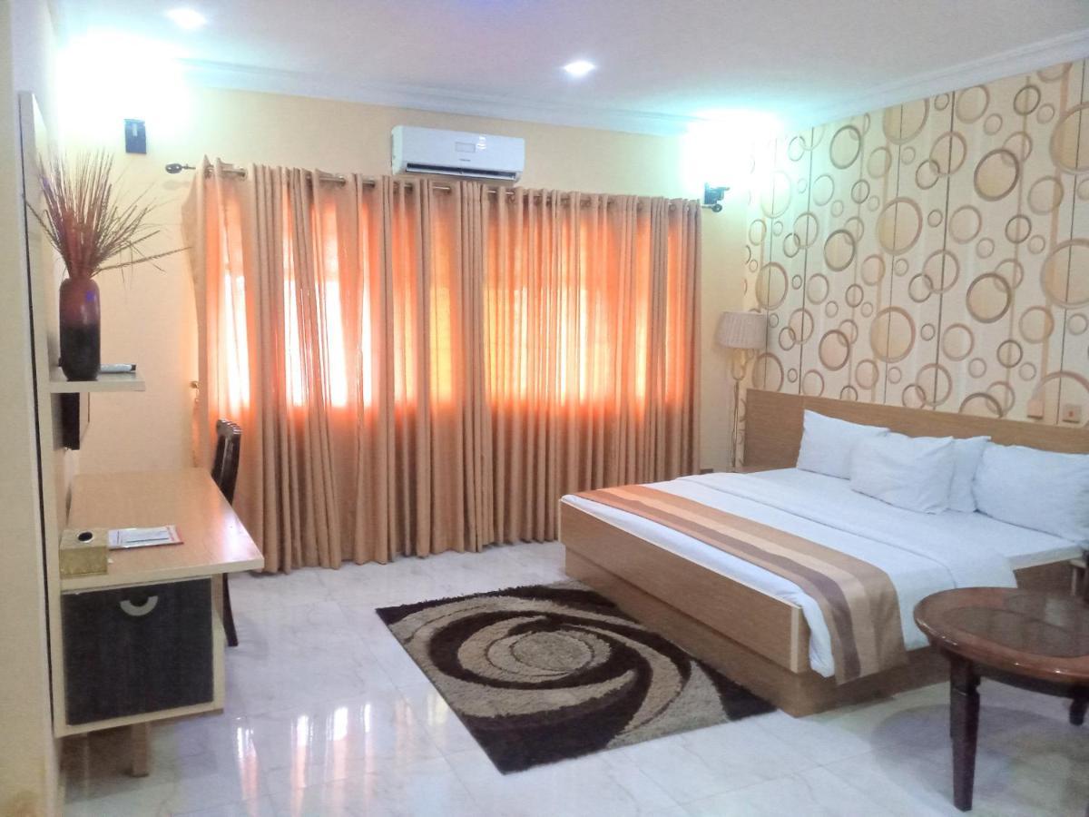 Fawzy Hotel Ibadan Zewnętrze zdjęcie
