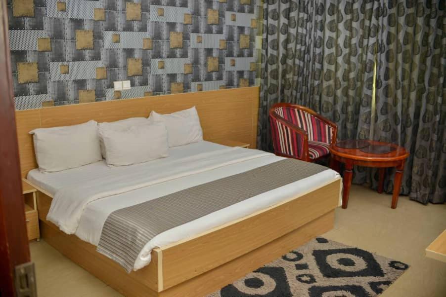 Fawzy Hotel Ibadan Zewnętrze zdjęcie